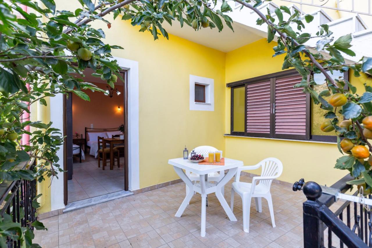 Eros Appartments Kalamítsi エクステリア 写真