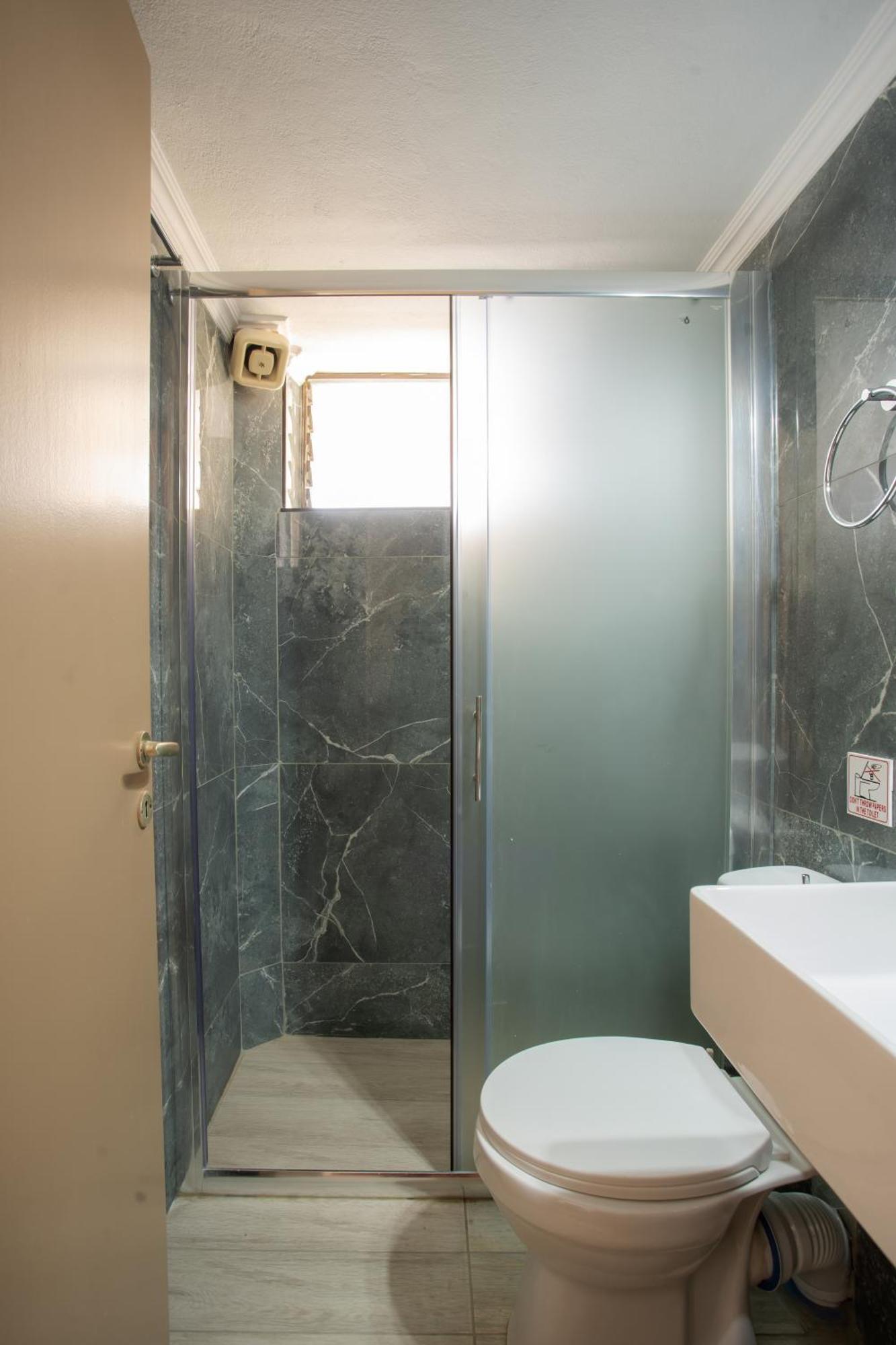 Eros Appartments Kalamítsi エクステリア 写真
