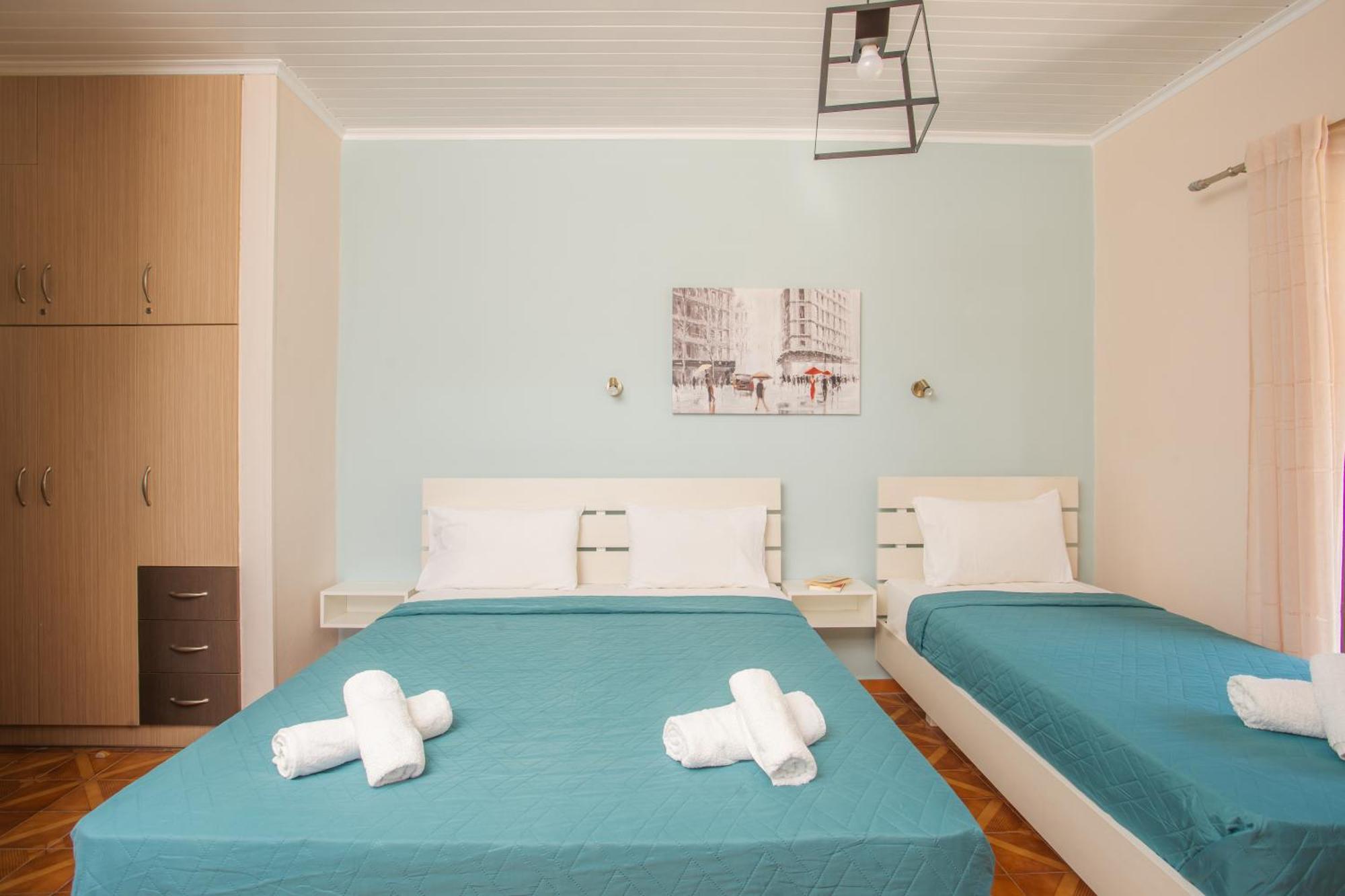 Eros Appartments Kalamítsi エクステリア 写真